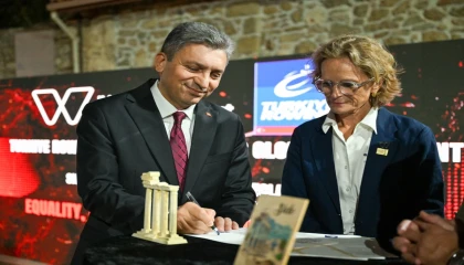 Avrupanın en iyi kürekçileri Antalyada yarışıyor