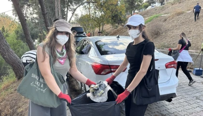 Aylarca belediye temizlemedi, vatandaş bir günde temizledi