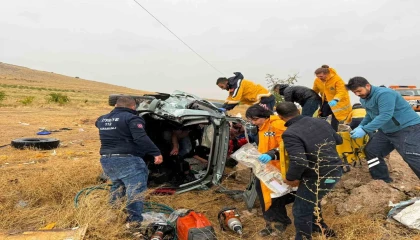 Aynı gün içinde yaşanan üç kaza nedeniyle çileden çıkan başkan, karayollarına tepki gösterdi