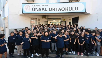 Başkan Kocagöz çeşme talebini yerine getirdi, öğrencilerle birlikte fidan dikti