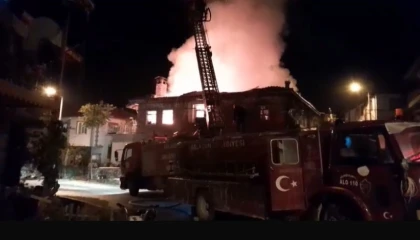 Burdurda 2 katlı evde yangın