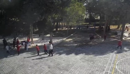 Burdurda nefes borusuna simit takılan öğrenciye, öğretmenden Heimlich manevrası