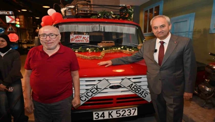 Çiçek Abbas, yıllar sonra minibüsüyle buluştu