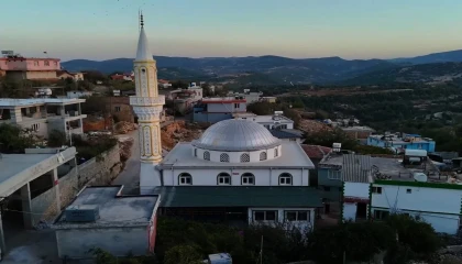 Depremin ardından inşa edilen 105. cami ibadete açıldı