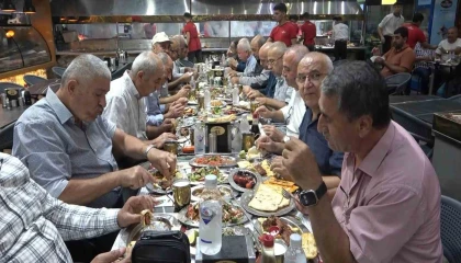 Diyarbakırda 45 yıl önce askerlik yaptılar, Adanada buluştular