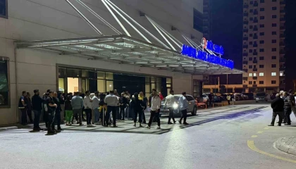 Düğün salonu önünde babasıyla tartışan şahıslara ateş etti: 5 yaralı