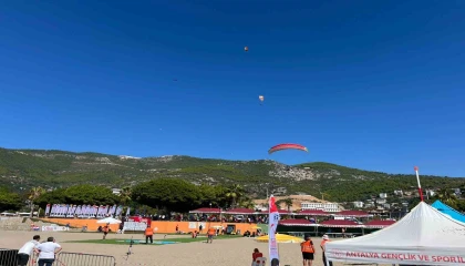 Dünya Yamaç Paraşütü Hedef Şampiyonası Alanyada başladı