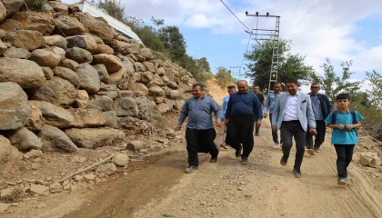 Fekede üreticilerin kış öncesi zorlu yol sorunu çözüldü: Mahallede büyük sevinç yaşandı