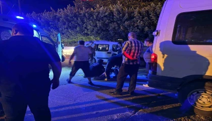 Gazipaşada minibüsün çarptığı yaya yaralandı