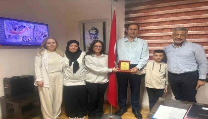 Genç kız sağlığına kavuştu, annesi hastaneye bağış yaptı