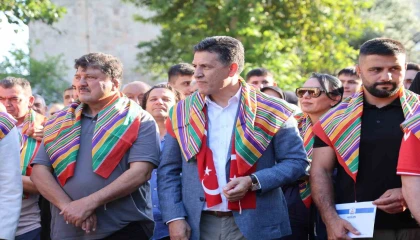 İsmet Atlı Karakucak Güreşleri, şampiyonlar kortejiyle başladı