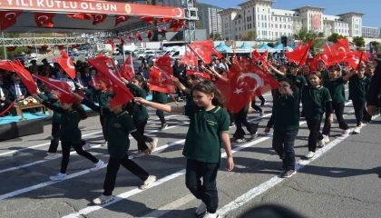 Kahramanmaraşta Cumhuriyet Bayramının 102. yıl dönümü kutlandı