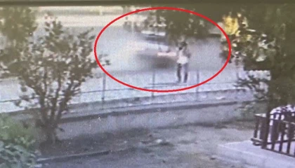 Kaza ölümle bitmişti: Otomobilin tıra çarpma anı kamerada