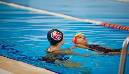 Kepezde yüzme keyfi kışın da devam ediyor