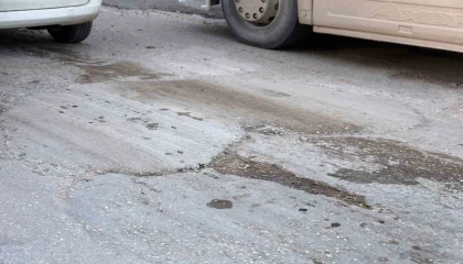 Kırmızı ışıkta yolu betonla kaplayan miksere ceza