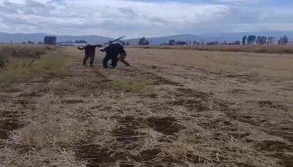 Kızının gözü önünde babayı darbettiler: Olay anı kamerada