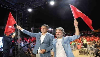 Kozanda Ali Kınık konser verdi