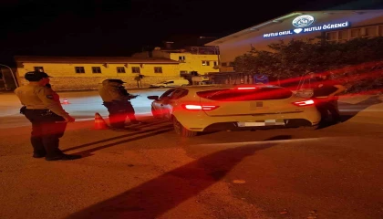 Kozanda modifiye araçlara ceza yağdı: 16 araç ve 11 motosiklet trafikten men edildi