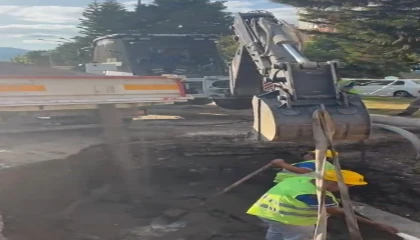 Kumlucada 1 ayda 5 kez patlayan içme suyu hattı onarıldı