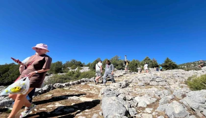 Litvanyalı turistler tarihi köye hayran kaldı