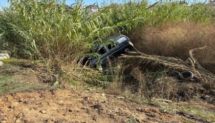 Manavgatta otomobiller çarpıştı: 2 yaralı