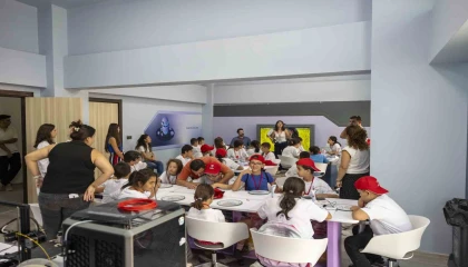 Mercanda özel öğrenciler için bilim yolculuğu