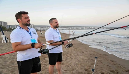 Mersinde 8. Altın Kanca Surfcasting Turnuvası tamamlandı