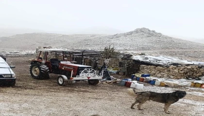 Mersinde Anamurun yüksek kesimlerine mevsimin ilk karı düştü