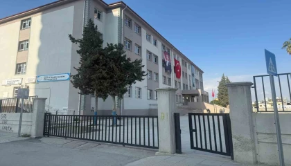 Mersinde okulda gıda zehirlenmesi şüphesi: 26 çocuk hastaneye sevk edildi