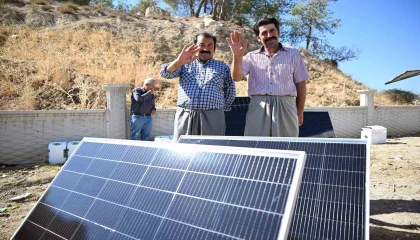 Mersinde üreticiye güneş paneli, sıvı gübre ve nergis soğanı desteği