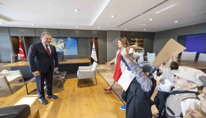 Öğrenciler, cumhuriyet coşkusunu Başkan Seçerle paylaştı