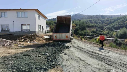 Onikişubatın 10 kırsal mahallesinde ulaşım ağı güçleniyor