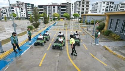 Osmaniyede çocuklar trafik kurallarını eğlenerek öğrendi