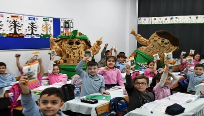 Osmaniyede öğrencilere yer fıstığı ikram edildi