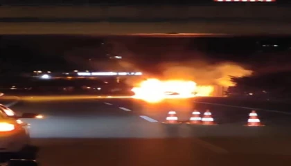 Otomobil alev alev yandı