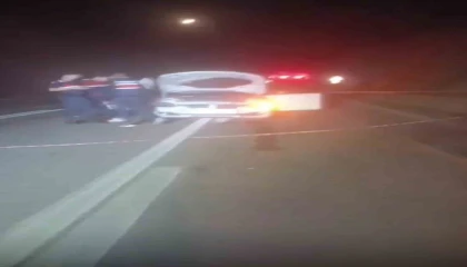 Otomobil, park halindeki kamyona çarptı: 1 ölü, 1 yaralı