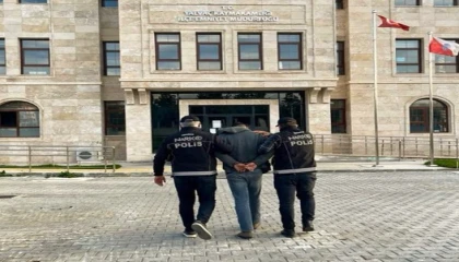 Saksıda kenevir yetiştiren 2 şüpheliye adli işlem