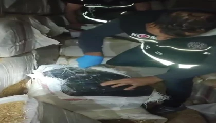 Samanların arasında milyonlarca liralık elektronik sigara ele geçirildi