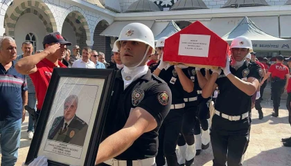 Şehit Emniyet Müdürü Altuğ Verdinin babası Mersinde toprağa verildi