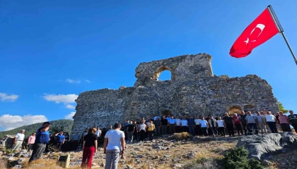 Softa Kalesinde Cumhuriyet Yürüyüşü ve Bayrak Değişimi Töreni gerçekleştirildi