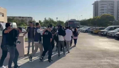 Sosyal medya üzerinden dolandırıcılığa Antalya merkezli 15 ilde operasyon: 40 gözaltı
