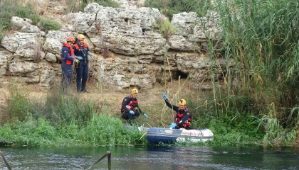 Su teresi toplarken, otlara takılmış şekilde ceset buldular