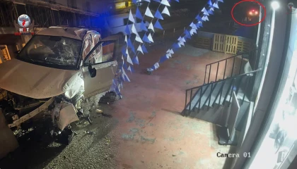 Sürücüsünün kontrolünü kaybettiği hafif ticari aracın takla atarak şarampole uçtuğu anlar kamerada