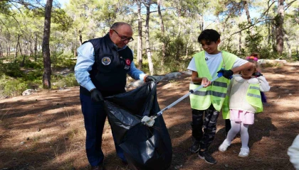 Takipçim Kadar Çöp Topluyorum: Aras ve minik doğa müfettişleri görevde