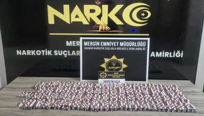 Takside arama yapan polis binlerce uyuşturucu hap ele geçirdi