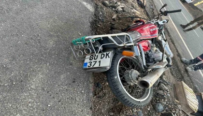 Tankerle çarpışan motosiklet sürücüsü hayatını kaybetti