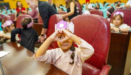 Tarsusta meclis koltukları bu kez kız çocuklarının oldu