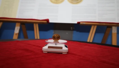 Türkiye Cumhuriyetinin ilk altın parası 100. yılında Akdeniz Üniversitesinde