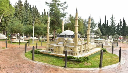 Türkiyenin 81 ilindeki mimari eserler minyatürleriyle sergileniyor