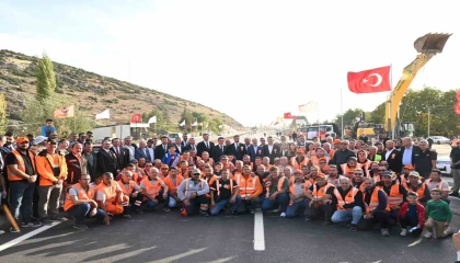 Ulaştırma ve Altyapı Bakanı Uraloğlu: Tarım, ticaret ve turizme can suyu olacak